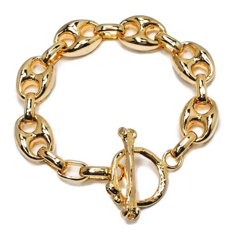 14k gold gucci link bracelet.